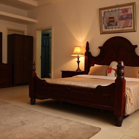 Embassy Suites Hotel مونروفيا المظهر الخارجي الصورة
