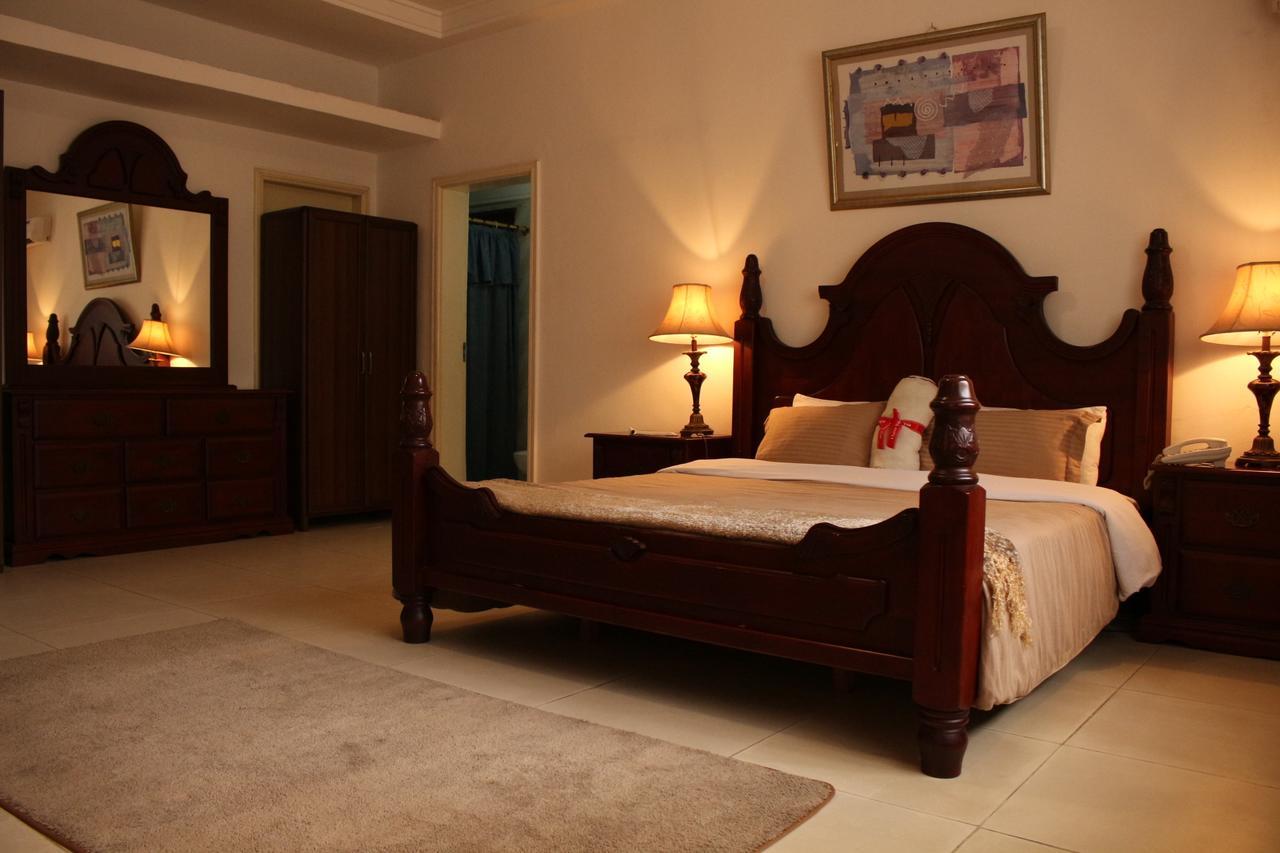 Embassy Suites Hotel مونروفيا المظهر الخارجي الصورة